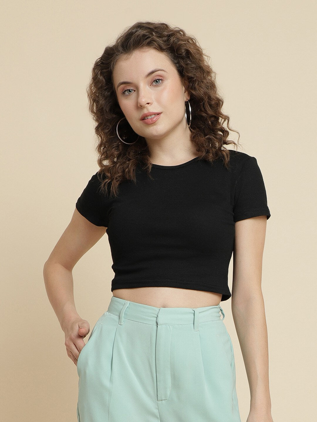 Unaone Black Crop Top